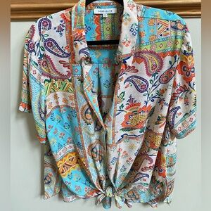 Lightweight colorful print top.